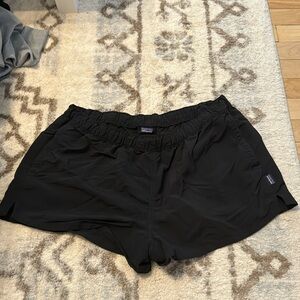 Patagonia women’s baggies black shorts size L